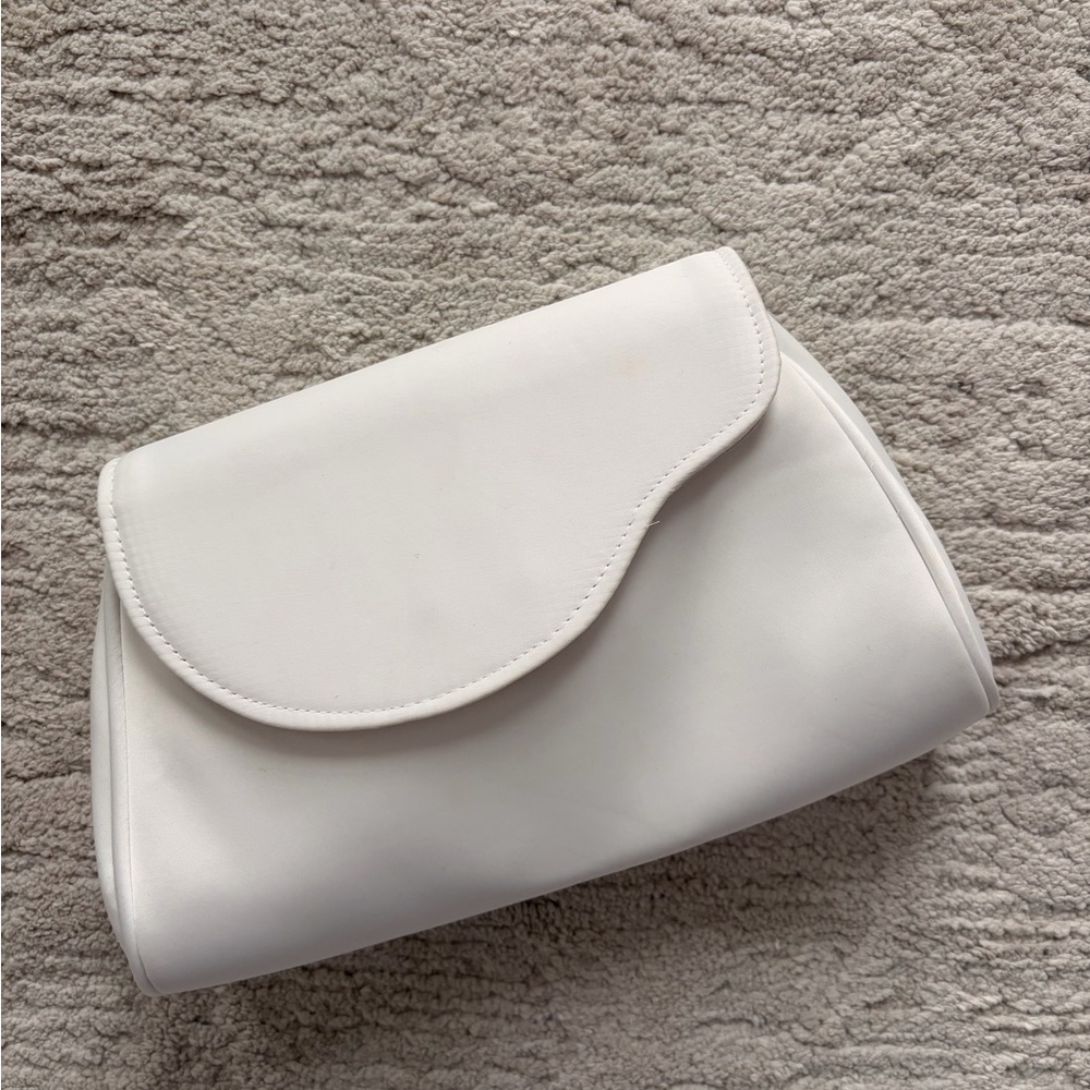 Jewel Badgley Mischka White Ruffle Strap Shoulder Bag - Picture 4 of 5
